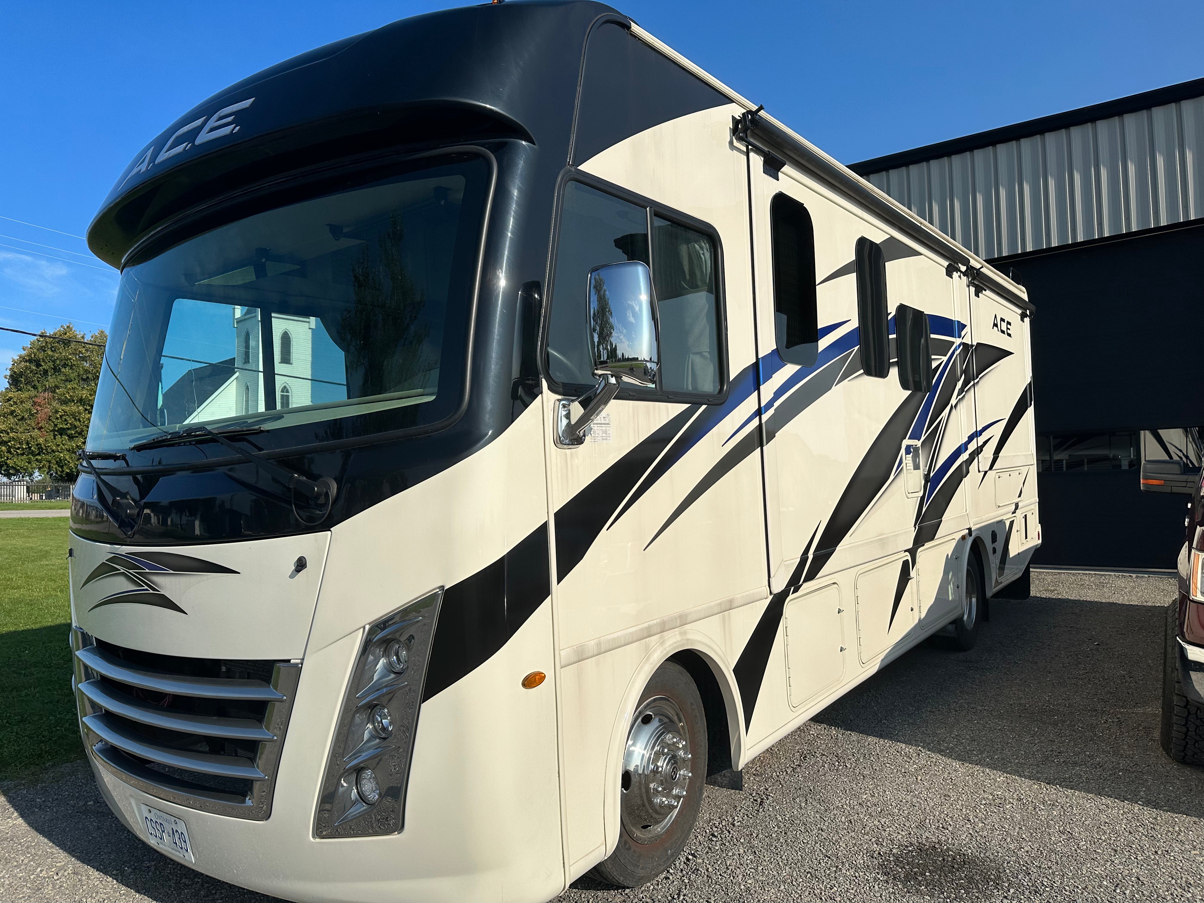 2021 Ford F53 Ace Motorhome