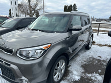 Load image into Gallery viewer, 2016 Kia Soul Exclaim
